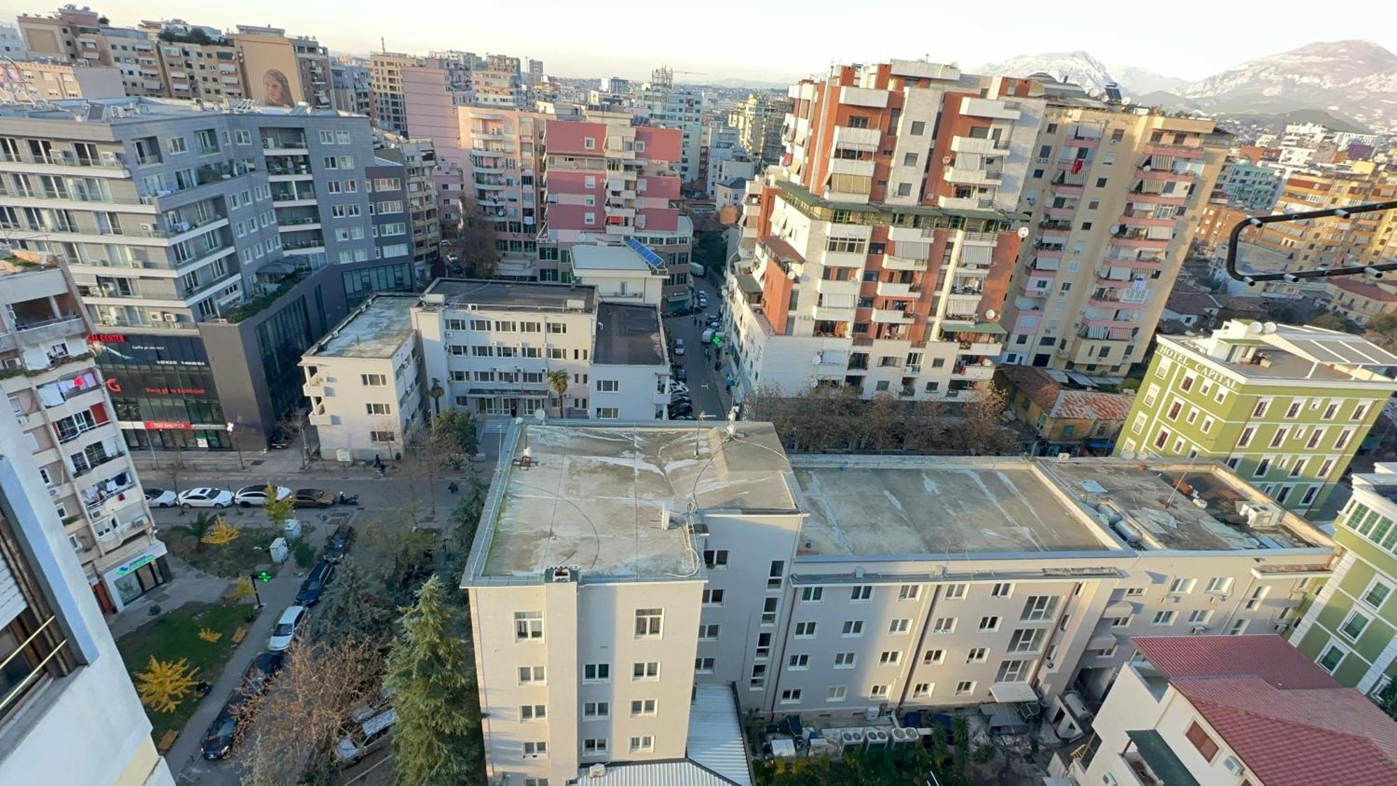 Square Inn Tirana Exteriör bild